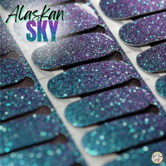 Color Street Alaskan Sky - Picture 2 of 4